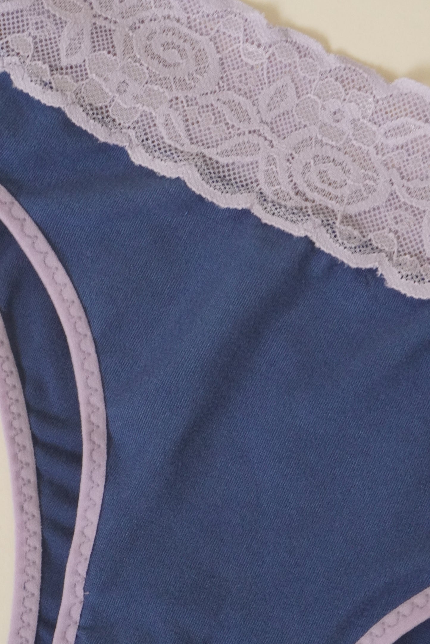 Lilazul Panty