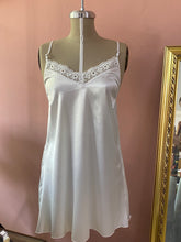 Cargar imagen en el visor de la galería, Lunada Slip Dress
