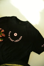 Cargar imagen en el visor de la galería, T-Shirt &quot;love your chichis &quot;